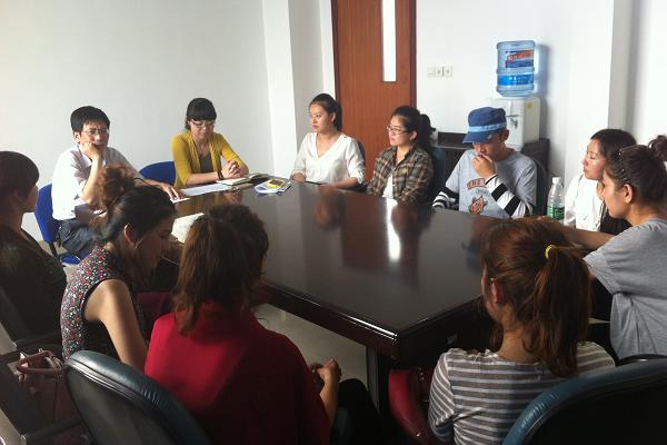 天美娱乐官网
召开新疆学生座谈会