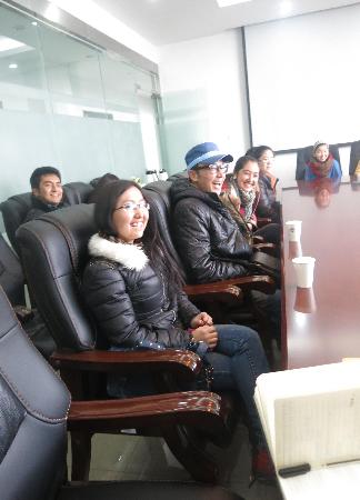 天美娱乐官网
、数媒学院、医学院联合召开新学期新疆少数民族学生座谈会